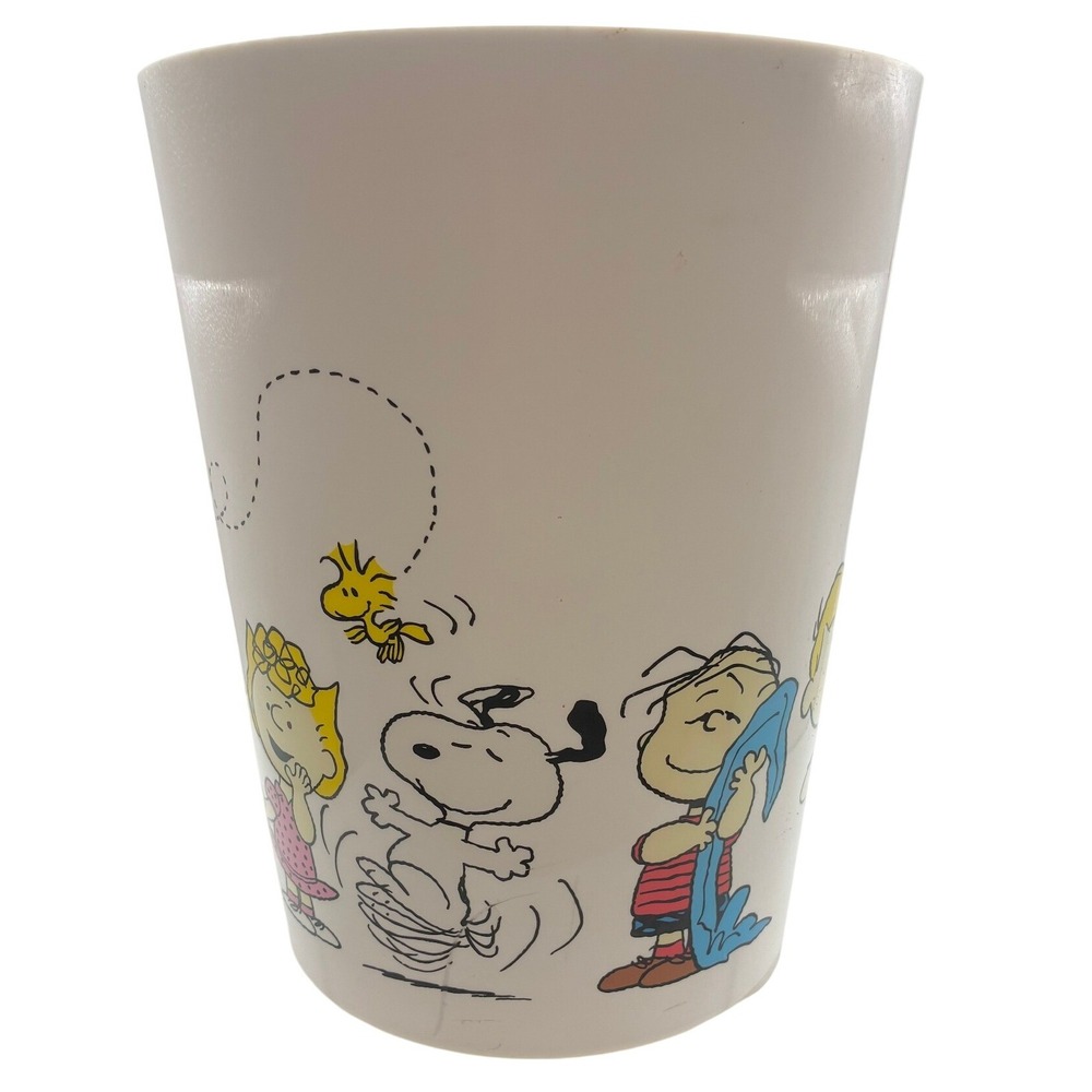 Peanuts Waste Basket 10" White Snoopy Charlie Brown Plastic